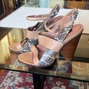 Stylish Women's Snake Print Heels
